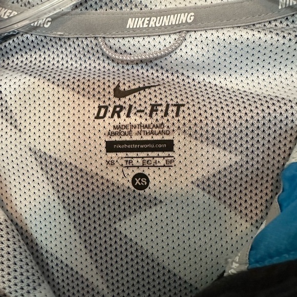 Nike blue and black zippered hooded light weight dri-fit jacket, extra small - Picture 5 of 9